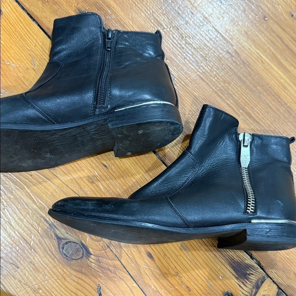 Marc Fisher Black Ankle Booties with silver detail size 8.5 M - Picture 3 of 9